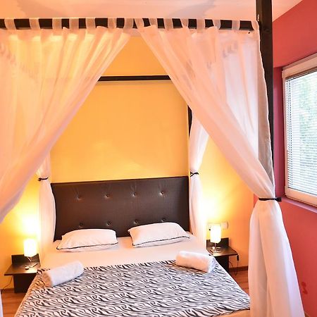Hostel Kalonis Skopje Esterno foto