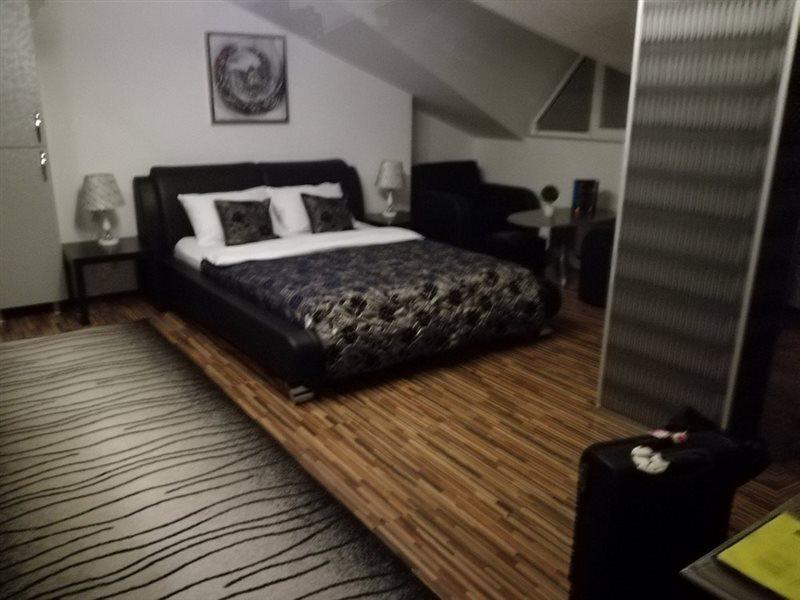 Hostel Kalonis Skopje Esterno foto