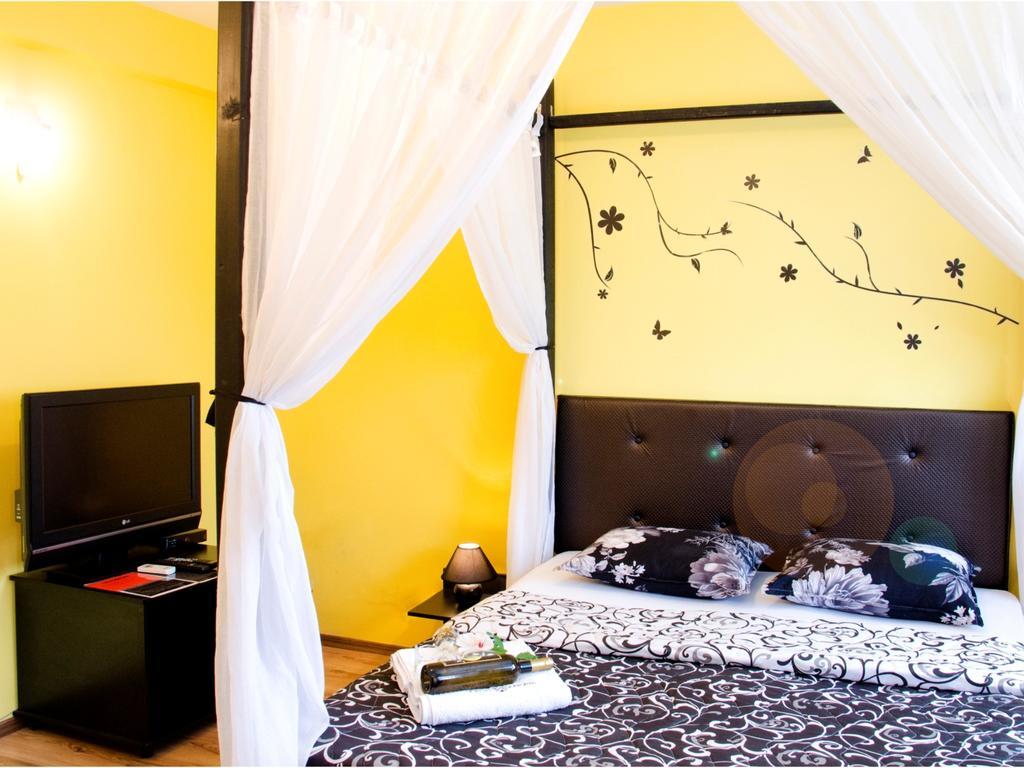 Hostel Kalonis Skopje Esterno foto