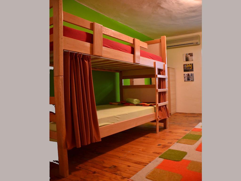 Hostel Kalonis Skopje Esterno foto